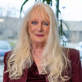 6442ce2371ada27e7cc7e87b_dana-profile