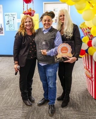 Dana Presenting Award Alta Vista-1